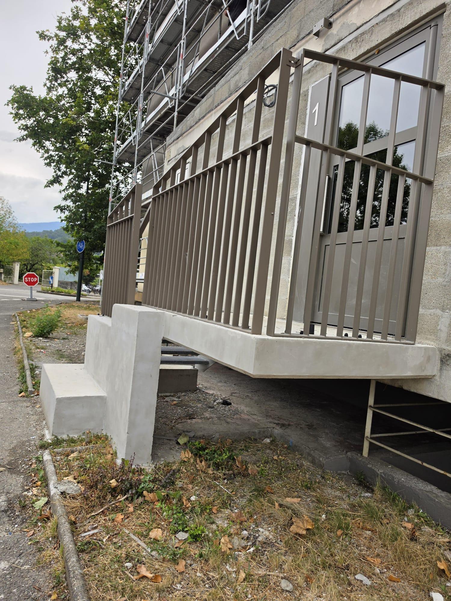 Aménagement extérieur - Albertville (73) 9 Escalier 1